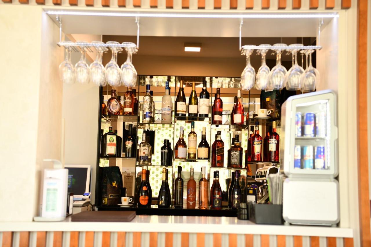 Quartz Boutique Hotel Mamaia Exterior foto